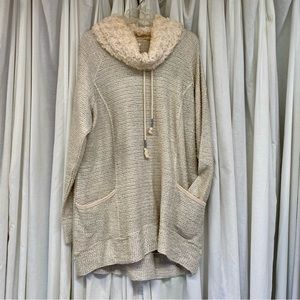 Maurice’s faux fur cowl neck cream pullover. Like new. Plus Size XXL